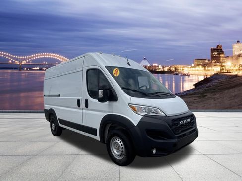Used 2024 RAM ProMaster 2500 w/ Convenience Group FWD image 4