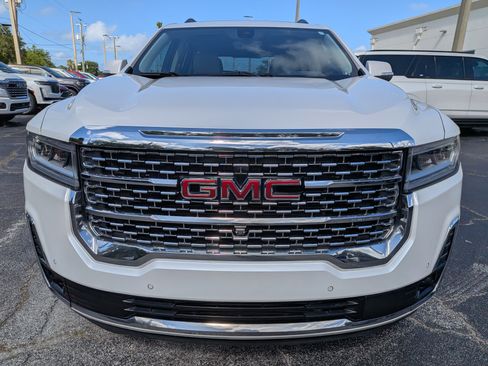 Used 2022 GMC Acadia Denali w/ Denali Ultimate Package FWD image 9