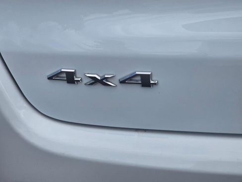 Used 2024 Jeep Compass Limited image 16