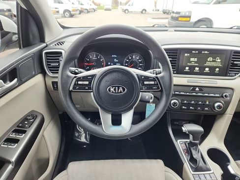 Used 2022 Kia Sportage LX image 20