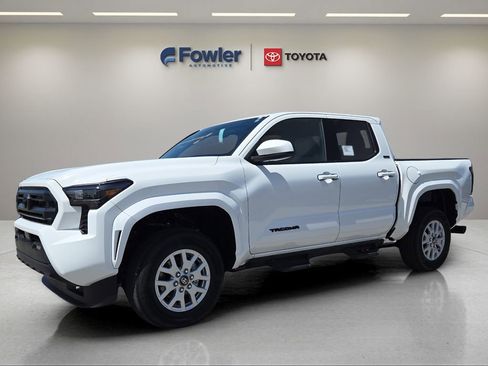 New 2026 Toyota Tacoma SR5 AWD/4WD image 3