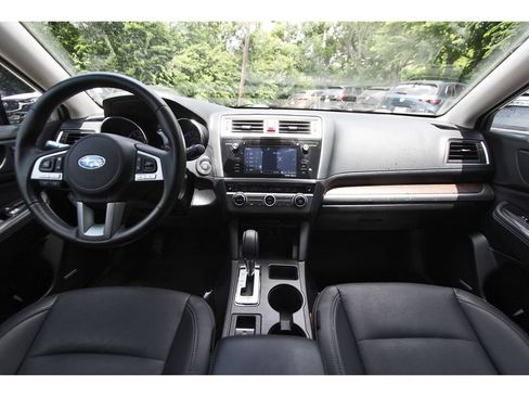 Used 2017 Subaru Outback 2.5i Limited AWD/4WD image 8