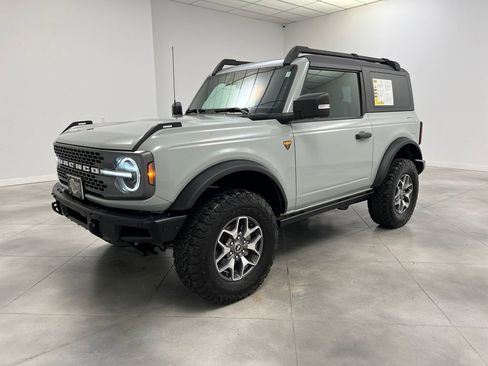 Used 2024 Ford Bronco Badlands AWD/4WD image 3