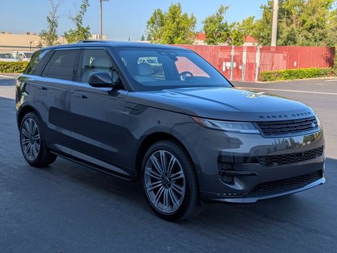 Used 2024 Land Rover Range Rover Sport Dynamic SE AWD/4WD image 3