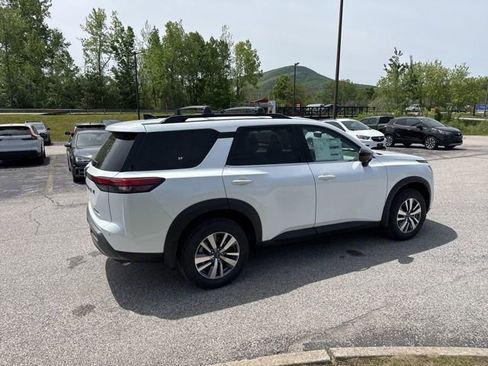 New 2026 Nissan Pathfinder SL AWD/4WD image 16
