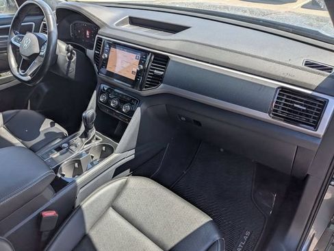 Used 2020 Volkswagen Atlas Cross Sport SEL FWD image 31