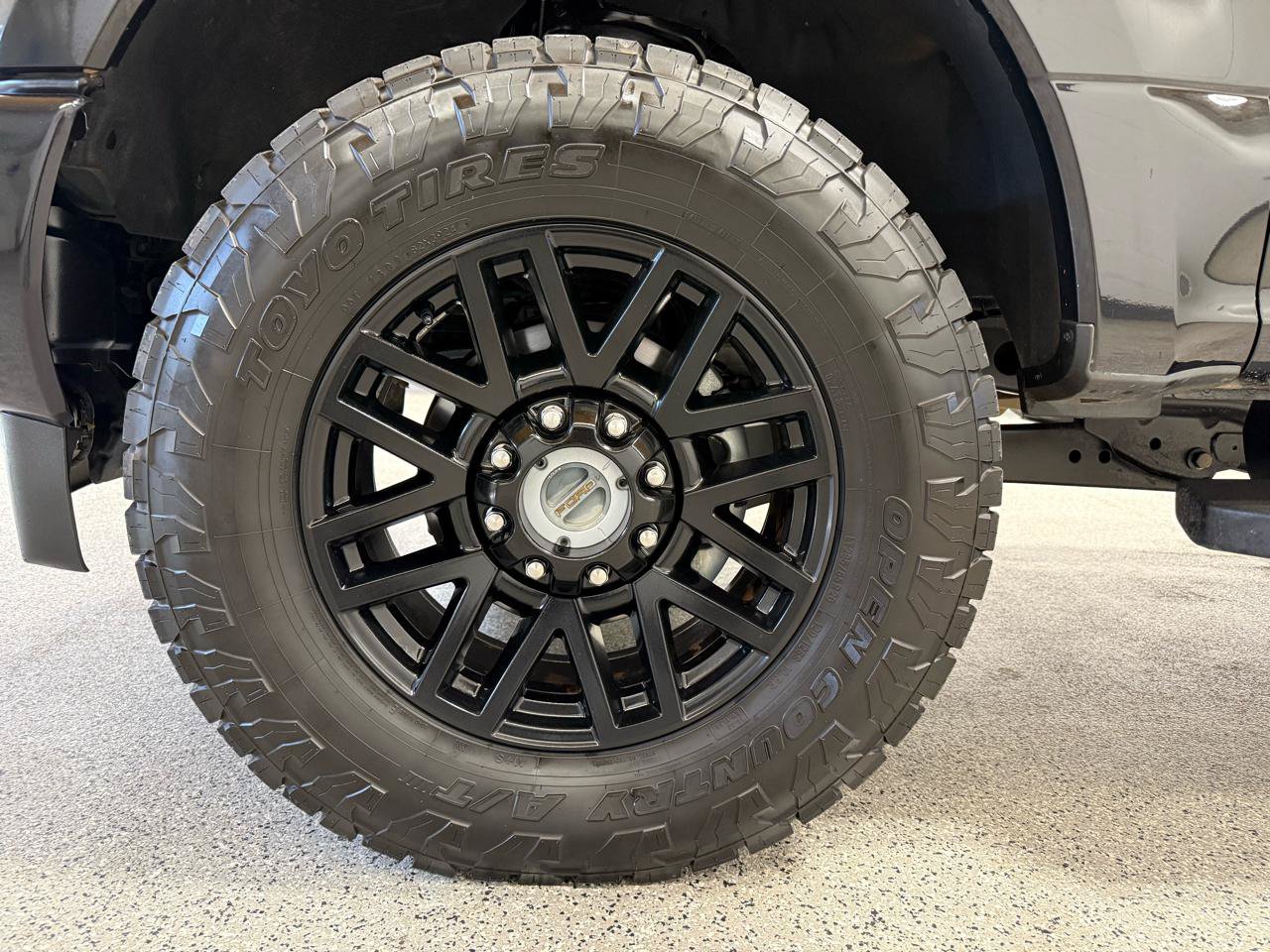 Used 2019 Ford F250 Lariat w/ Lariat Ultimate Package AWD/4WD image 9