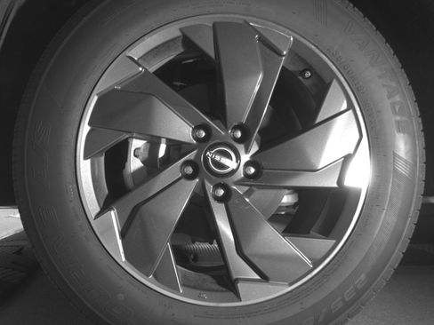 Used 2025 Nissan Rogue SV FWD image 12