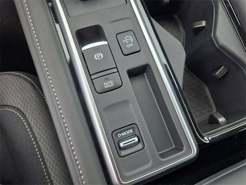 New 2025 Nissan Pathfinder SV w/ Black Appearance Package image 27