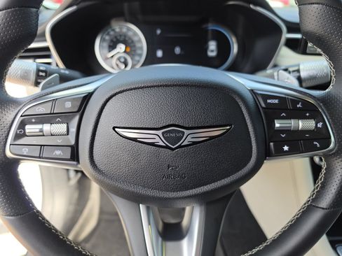Used 2025 Genesis G70 2.5T RWD image 31