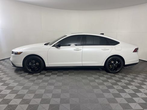 Used 2025 Honda Accord SE image 2