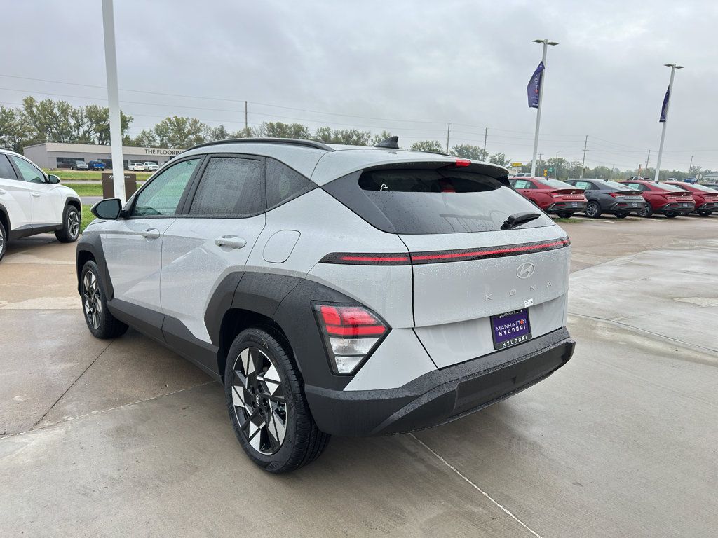 Used 2025 Hyundai Kona SEL FWD image 6