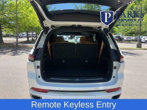 Used 2023 Jeep Grand Cherokee L Summit w/ Advanced Protech Group IV AWD/4WD image 7