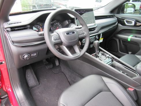 New 2026 Jeep Compass Latitude AWD/4WD image 17
