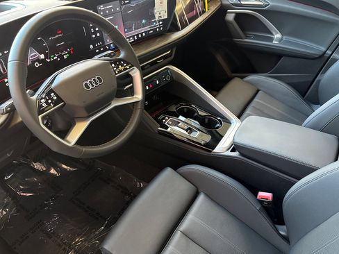 New 2025 Audi Q5 Prestige image 7