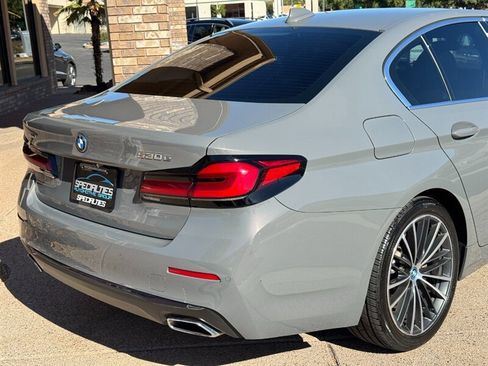 Used 2022 BMW 530e xDrive 530e xDrive w/ Premium Package image 16