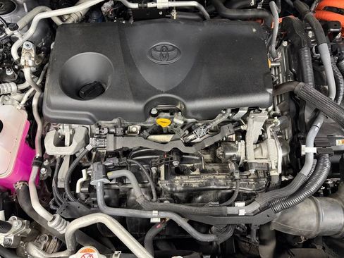 Used 2021 Toyota RAV4 SE image 9