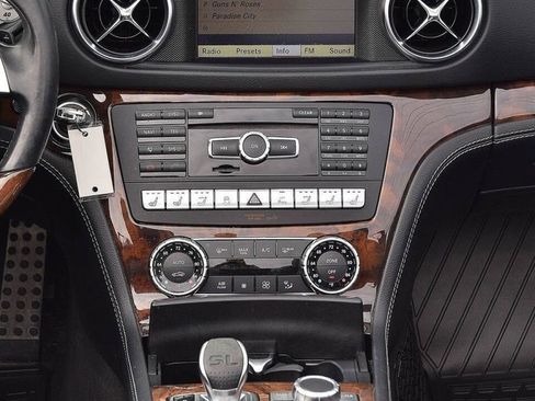 Used 2013 Mercedes-Benz SL 550 image 27