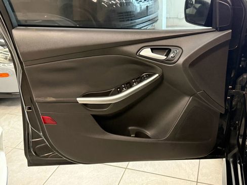 Used 2017 Ford Focus ST image 15