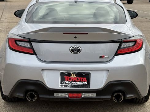 Used 2025 Toyota GR86 Premium image 5