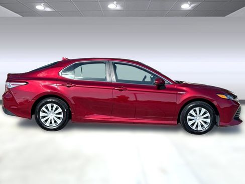 Used 2020 Toyota Camry LE image 7