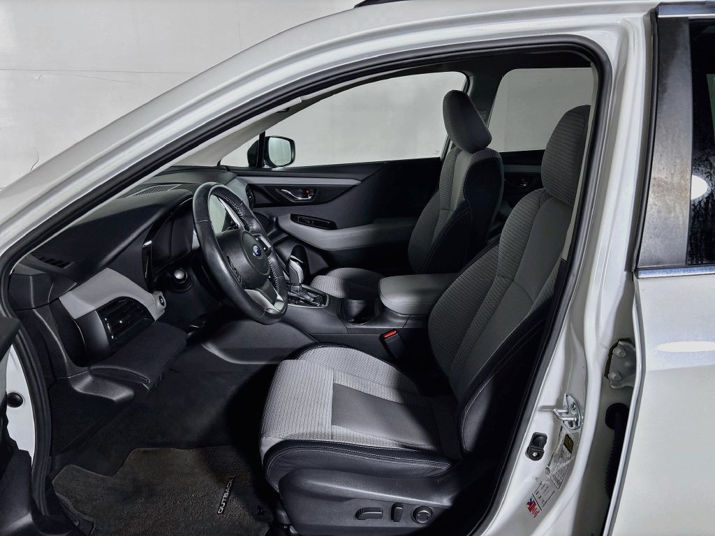 Used 2023 Subaru Outback Premium AWD/4WD image 11