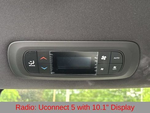 New 2027 Chrysler Pacifica Select w/ Family Tech Group AWD/4WD image 10