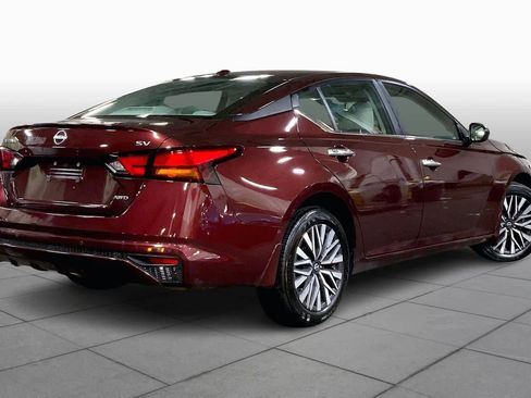 Used 2024 Nissan Altima 2.5 SV image 13
