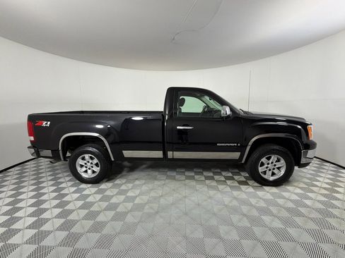 Used 2007 GMC Sierra 1500 SLE w/ SLE/SLT Trailering Package AWD/4WD image 4