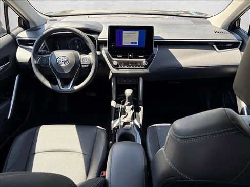 Certified 2025 Toyota Corolla Cross XLE FWD image 19