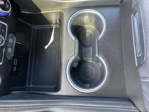 Used 2022 GMC Yukon SLE w/ Gmc Pro Safety Plus Package image 22