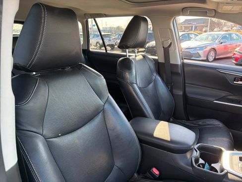 Used 2019 Toyota RAV4 XLE image 12