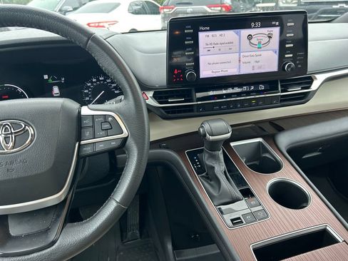 Used 2023 Toyota Sienna XLE w/ XLE Plus Package AWD/4WD image 20