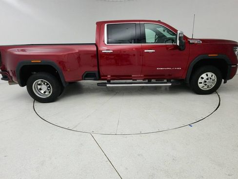 Used 2024 GMC Sierra 3500 Denali w/ Technology Package AWD/4WD image 8