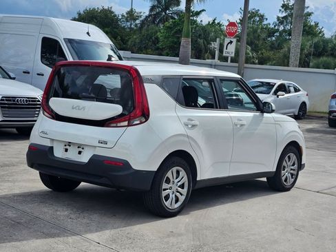 Used 2022 Kia Soul LX FWD image 5
