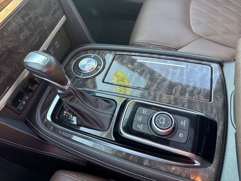 Used 2022 Nissan Armada Platinum w/ Captain's Chairs Package RWD image 21
