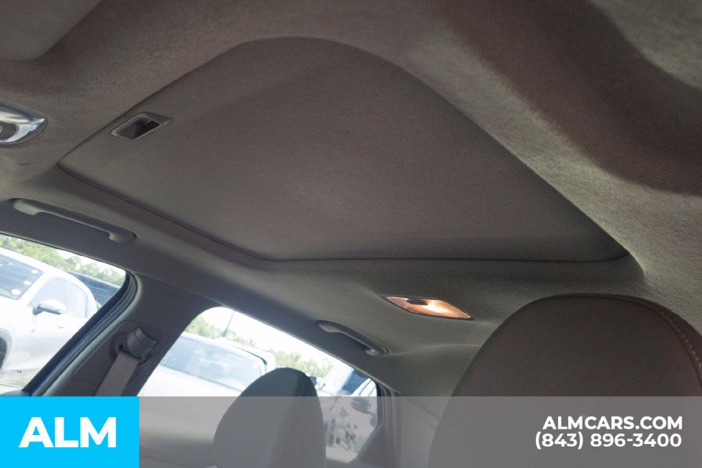 Certified 2025 Hyundai Elantra SEL FWD image 16