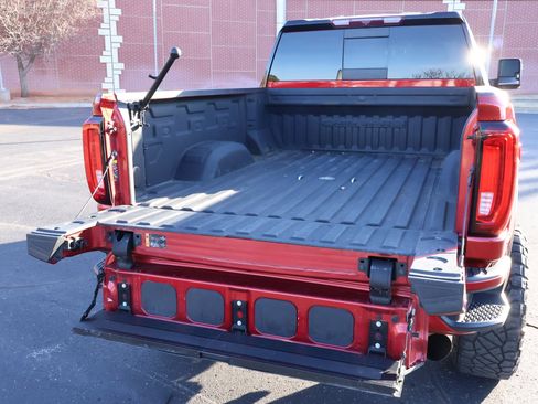 Used 2023 GMC Sierra 2500 Denali image 28