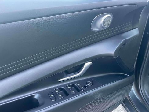 Used 2024 Hyundai Elantra SEL image 18