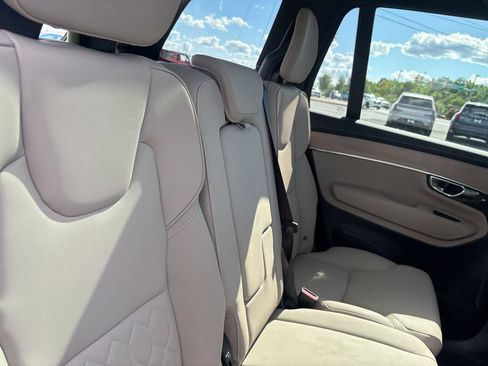 Used 2025 Volvo XC90 B5 Core w/ Climate Package AWD/4WD image 35
