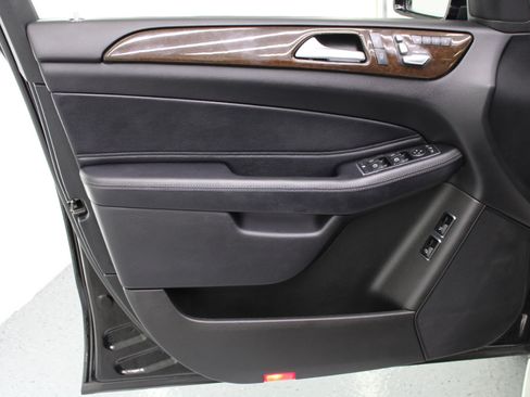 Used 2018 Mercedes-Benz GLS 450 4MATIC w/ Premium Package image 36