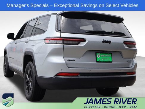 Used 2024 Jeep Grand Cherokee L Laredo AWD/4WD image 3