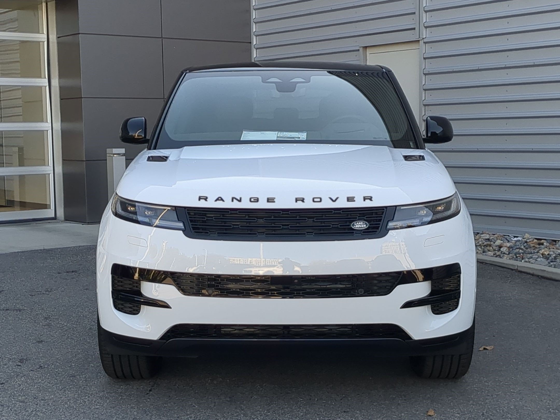 New 2027 Land Rover Range Rover Sport SE AWD/4WD image 2