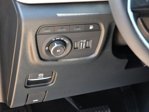 Used 2025 Jeep Grand Cherokee Limited 4xe AWD/4WD image 10