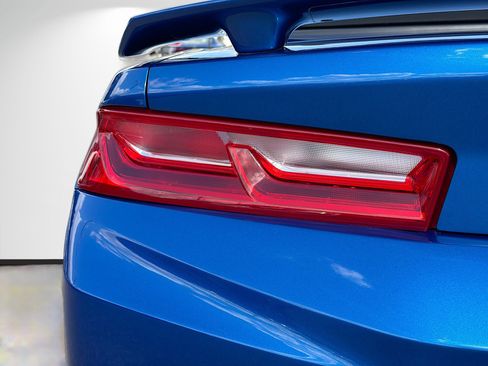 Used 2018 Chevrolet Camaro LT image 10