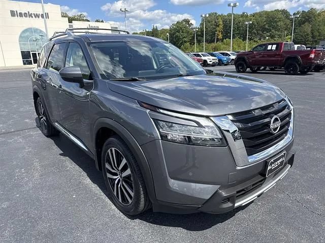 Used 2024 Nissan Pathfinder Platinum w/ Cargo Package AWD/4WD image 1