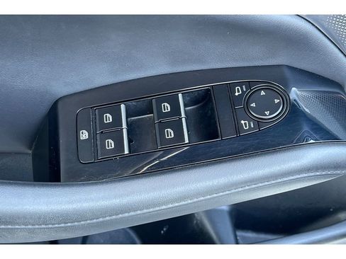 Used 2020 MAZDA MAZDA3 Hatchback w/ Preferred Package image 13