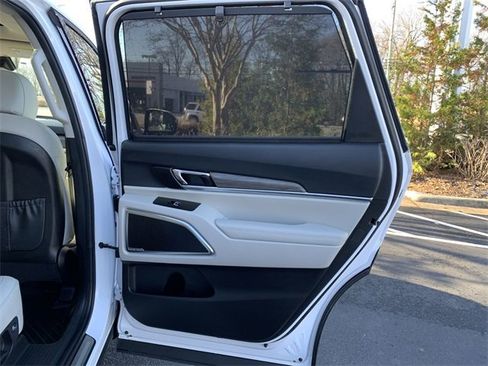 Used 2022 Kia Telluride SX w/ Nightfall Edition Package image 11