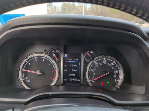 Used 2020 Toyota 4Runner Limited image 22