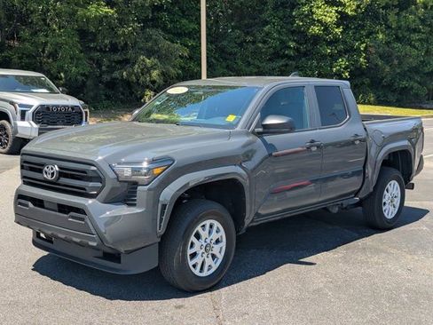 Used 2025 Toyota Tacoma SR AWD/4WD image 3